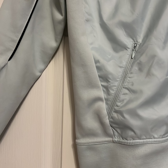 Nike Jacket - Picture 3 of 8